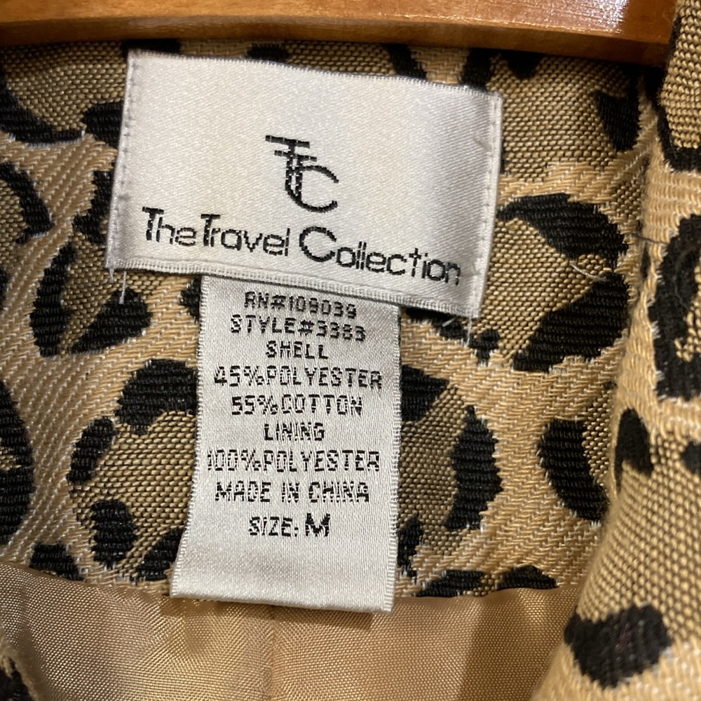 The Travel Collection Leopard Vest - Picture 4 of 7